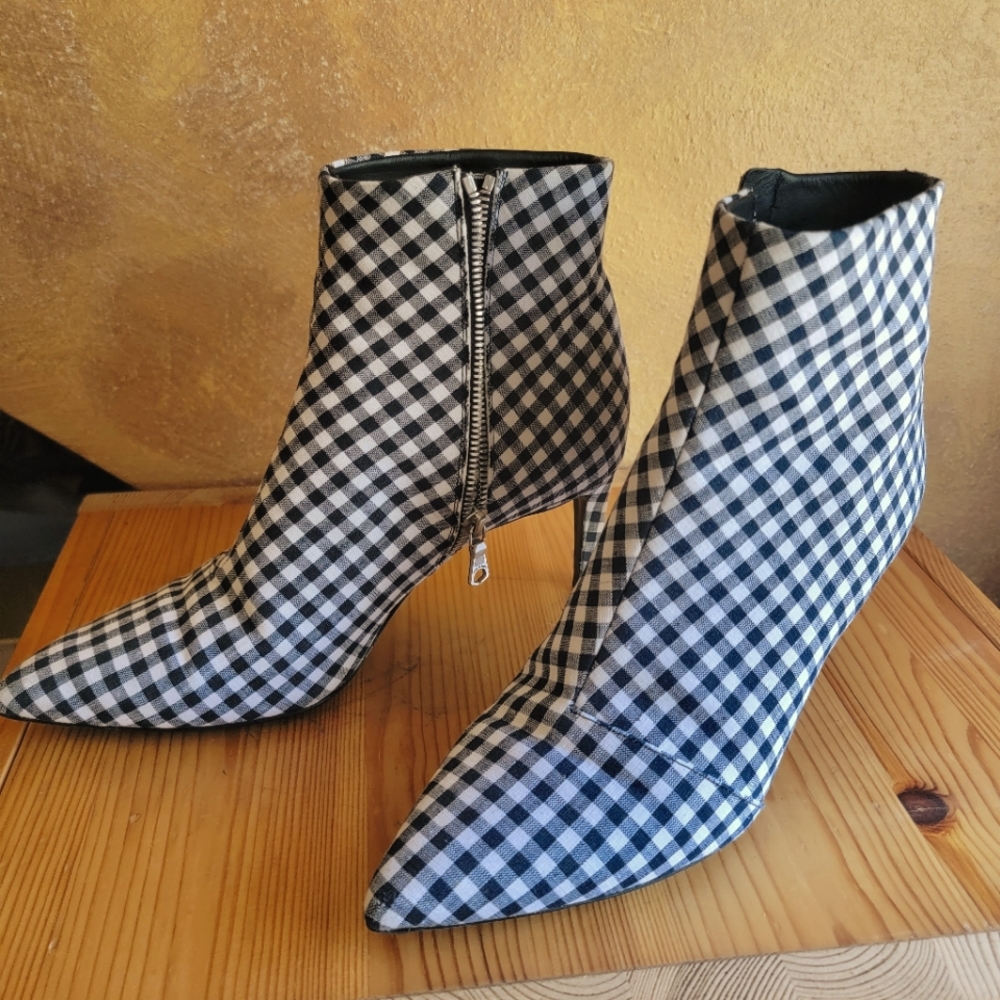 Ankle botties